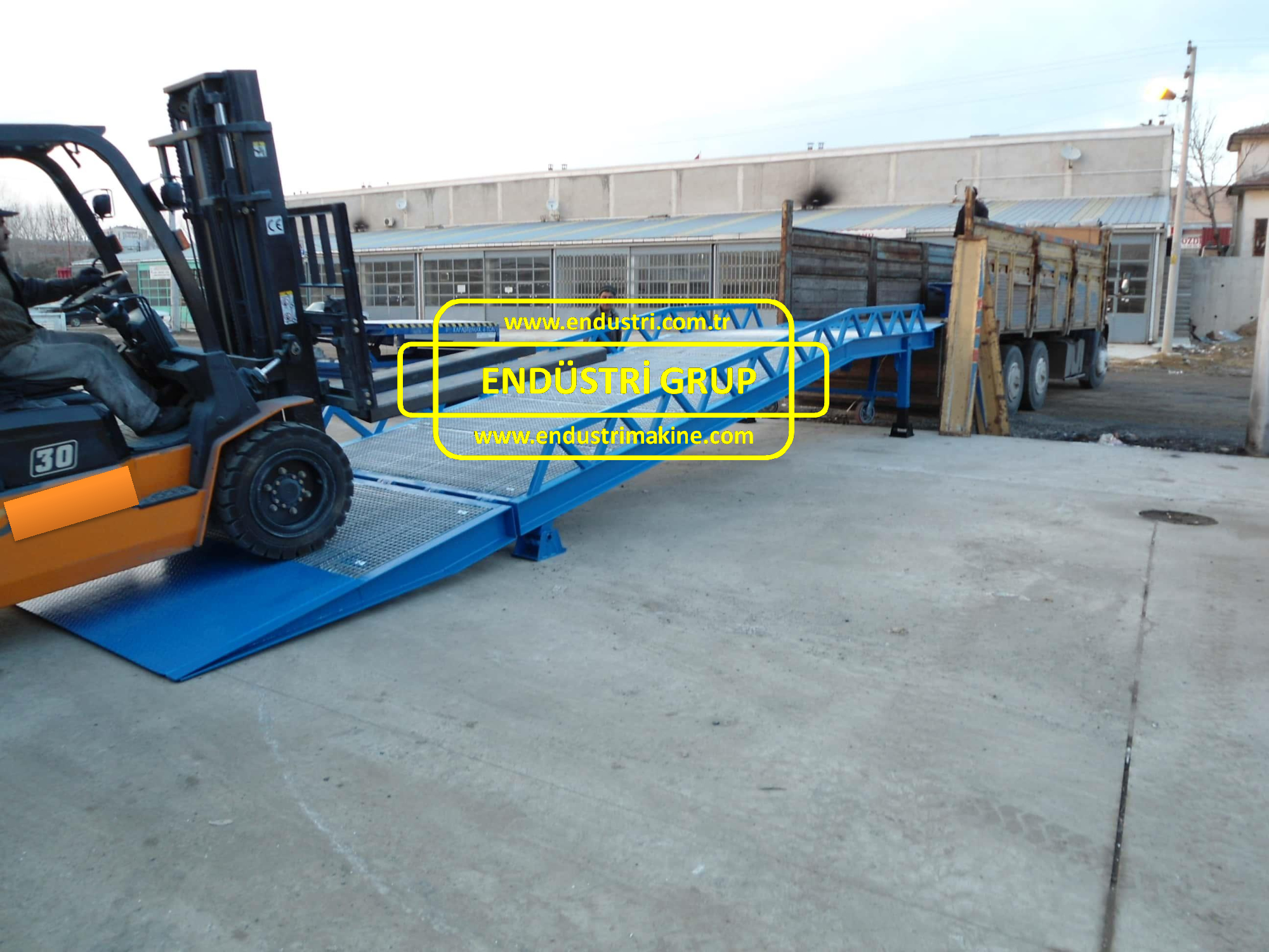 tir-yukleme-rampasi-forklift-yolu-yukleme-rampalari